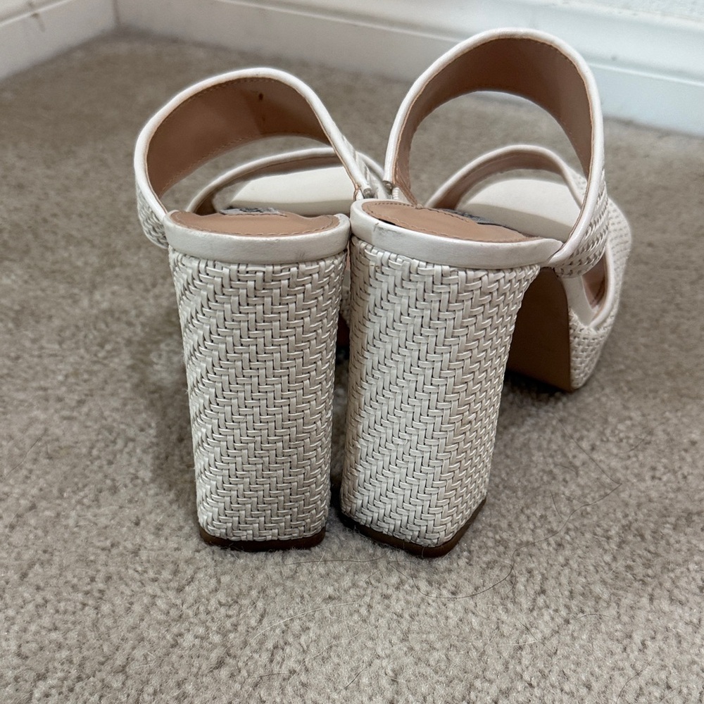 Steve Madden white Platform Sandals - Picture 2 of 5